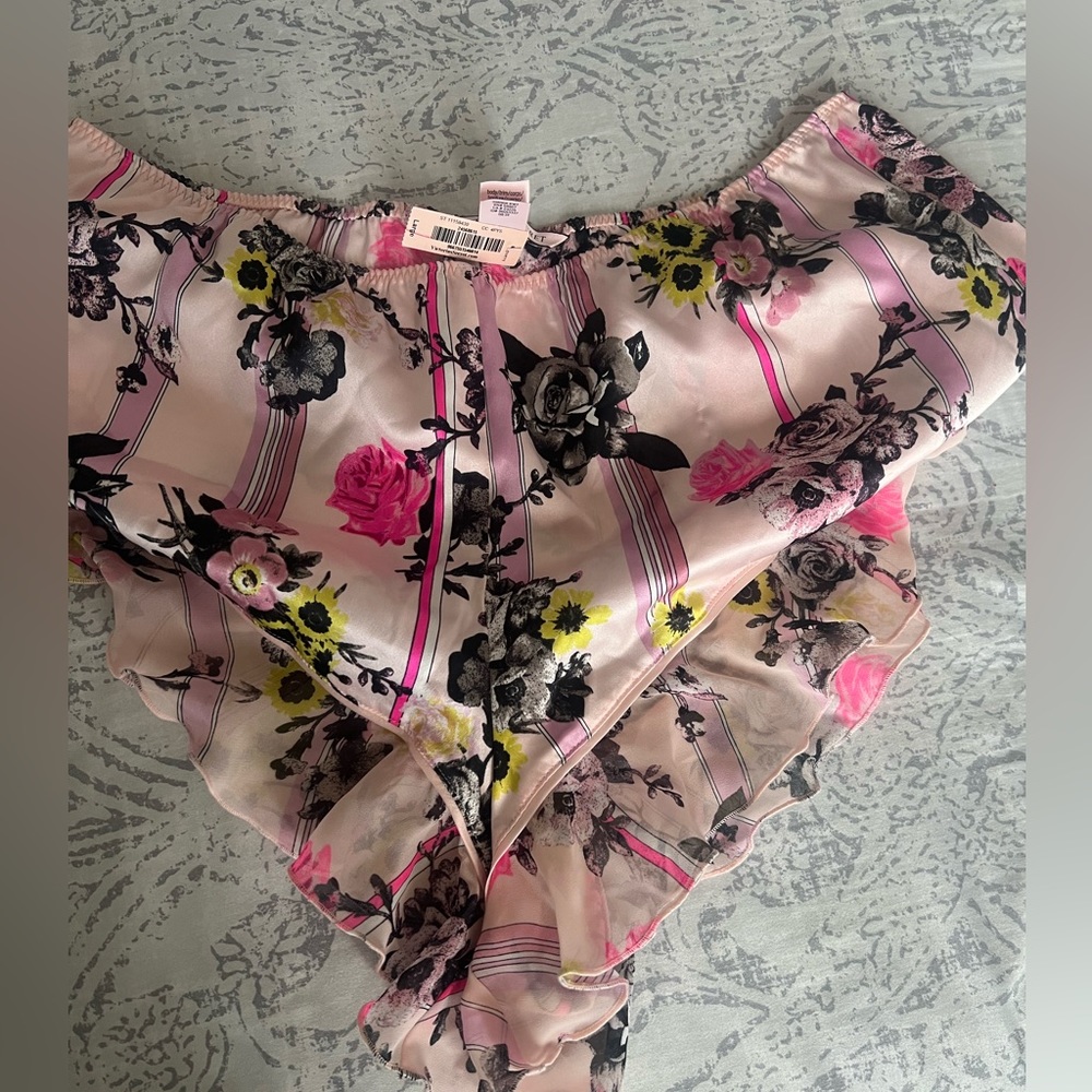 Victoria Secret Short Intimates/Sleep Wear